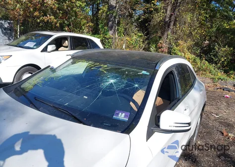 2015 Mercedes-Benz Gla 250 4Matic z USA, uszkodzony, nr VIN WDCTG4GB6FJ113147